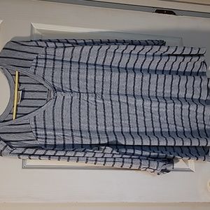 Womens plus size top 22/24